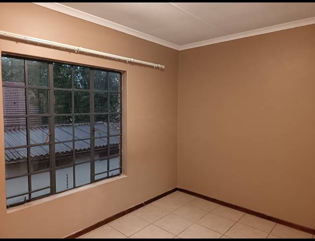 2 BEDROOM TOWNHOUSE TO LET IN MEYERTON CENTRAL